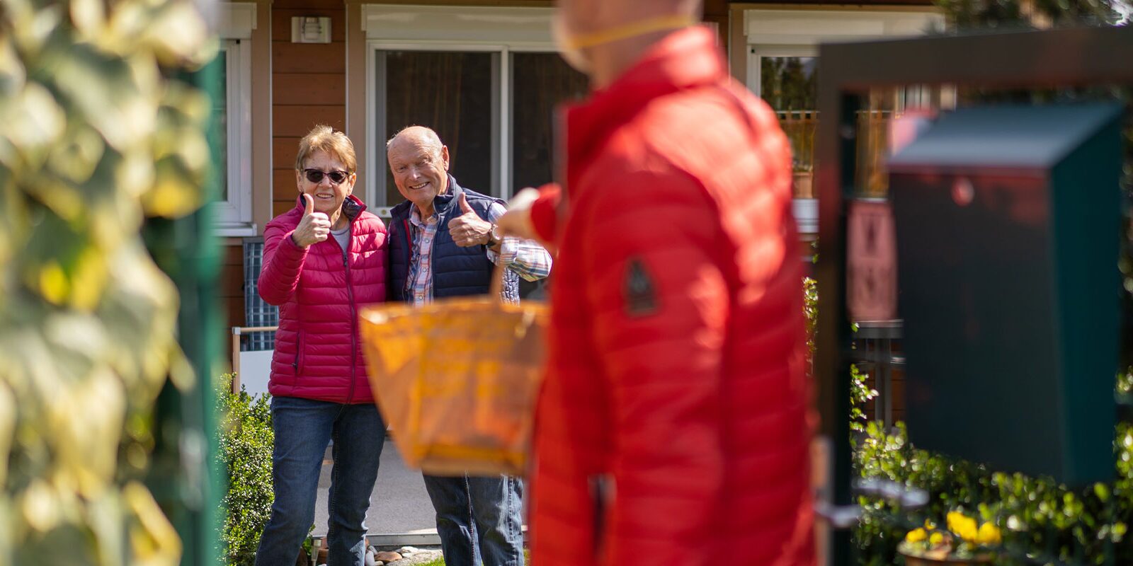 17 Neighborhood Acts of Kindness + Printables