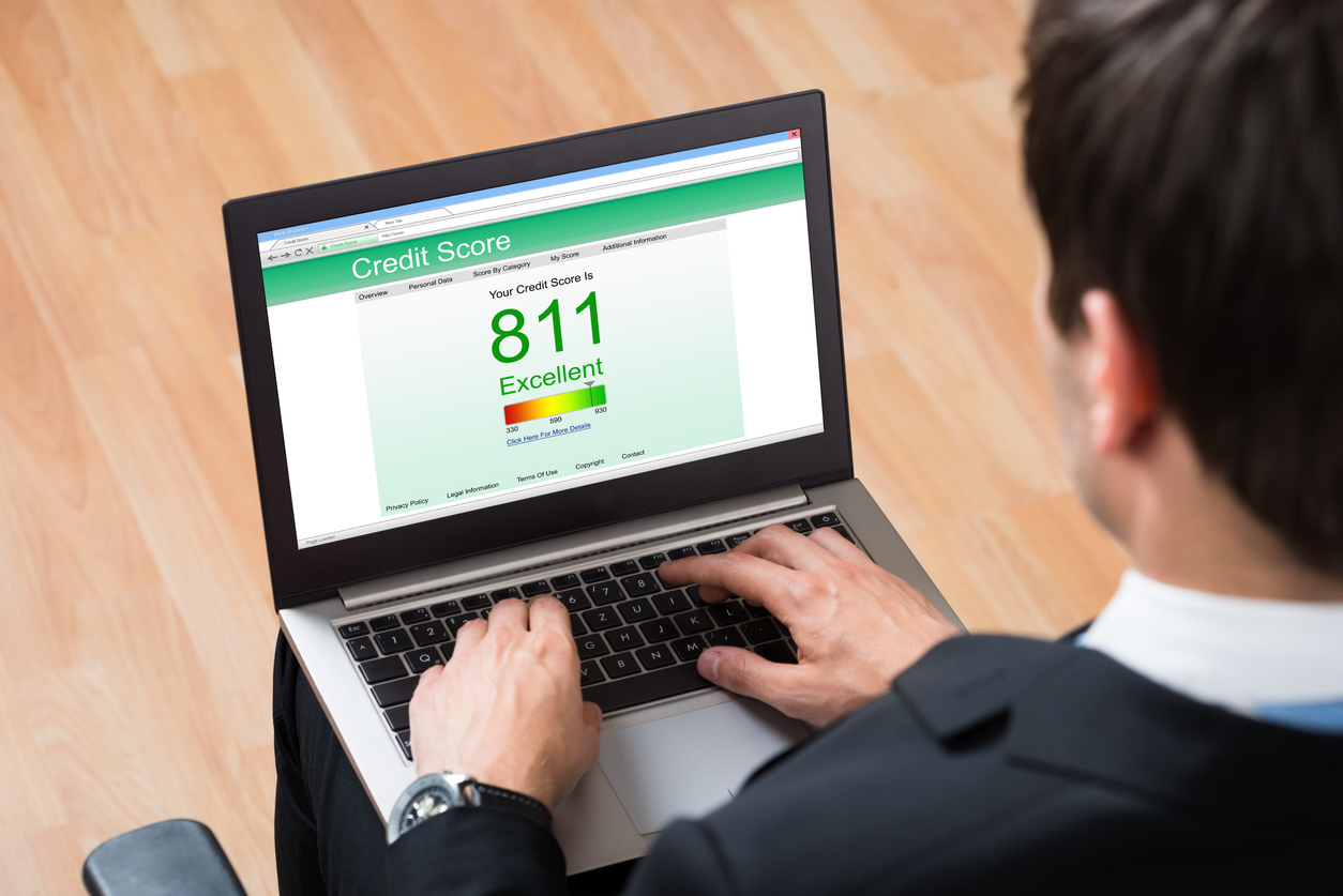 landlord checking tenant credit score