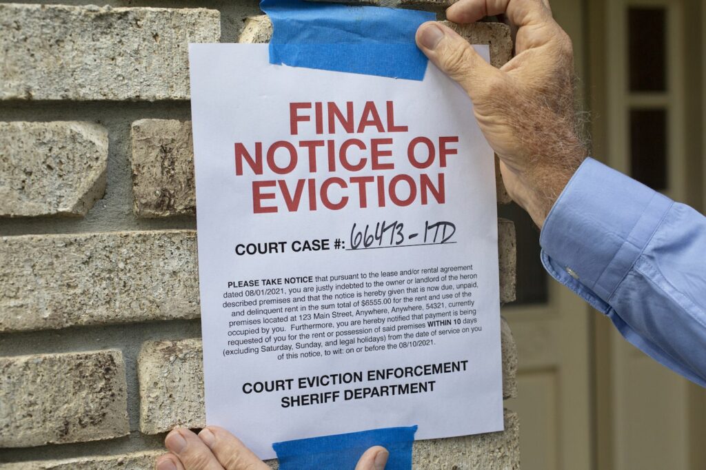 Eviction notice for a holdover tenant