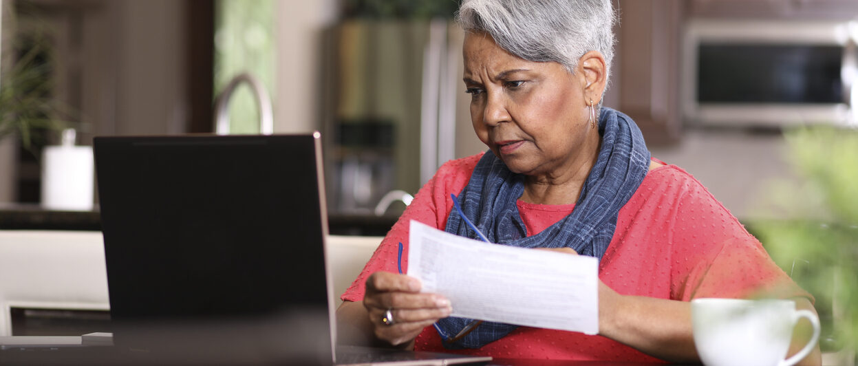 A landlord looks at her tenant's past due status.