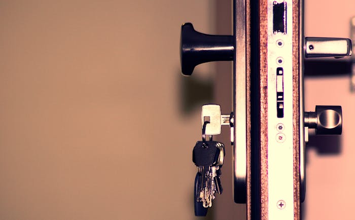 Landlord vs. Property Manager: Roles, Duties & Key Differences